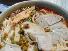 -亮亮面馆(经六路店)