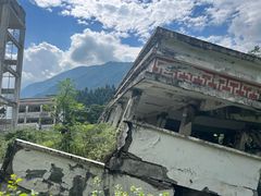 -四川汶川特大地震漩口中学遗址