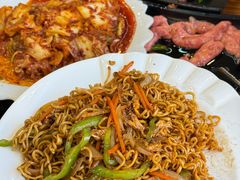 -韩风烤牛肉冷面店