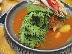 土豆排骨火锅（辣）-喇喇排骨火锅·传统韩式脊骨汤(望京西园总店)