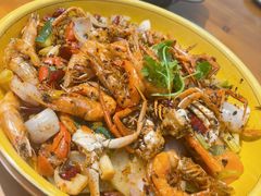 -休记光头香辣蟹干锅(绵竹店)