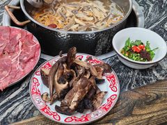 -乳仔牛牦牛汤锅 烤羊排(松潘古城店)