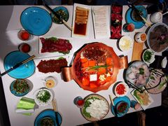 -墨居上隐·院子里火锅(峨眉店)