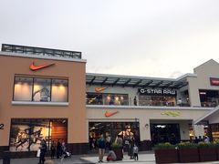 -NIKE上海青浦换季优惠店