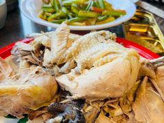 芹菜炒肉-崂山水果园农家宴(泉水鸡店)