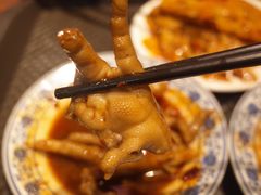 -爆炸头阿姨小四川正宗川味小吃(无任何分店)