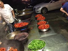 -鲁小三·大骨自助(金山总店)