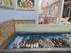 -鑫渔港海鲜本地菜·山海关浑锅(东戴河店)