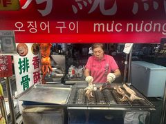 -六合夜市
