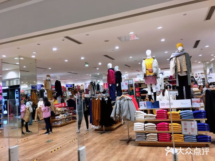 优衣库(郑州丹尼斯大卫城店)图片