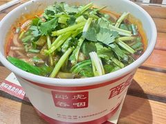 -郎吞虎咽酸辣粉(第一桥店)