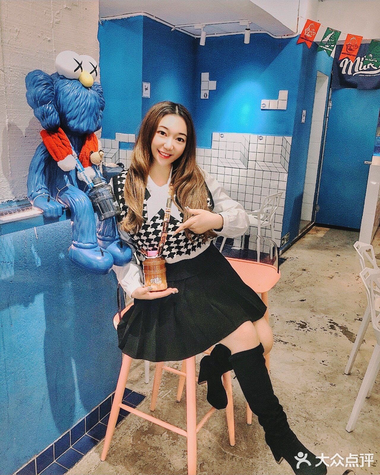 探店首家水桶杯奶茶店