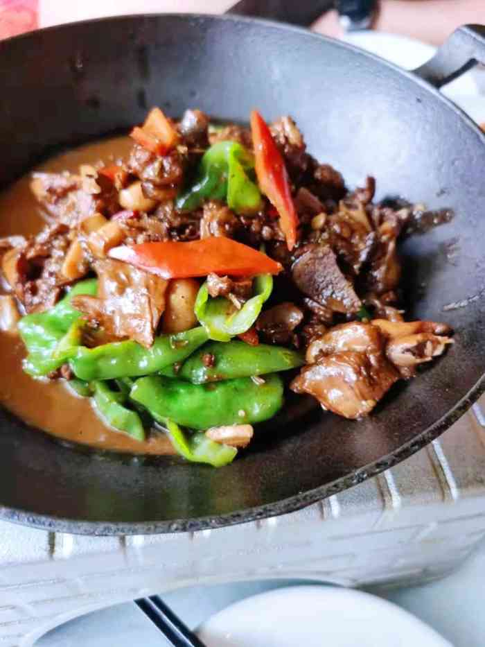 红尖椒食府(红军大街店)-"在家点的外卖,好久没有吃他家猪手了,真的.