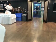 -黄浦江游览十六铺3号码头网红自助餐