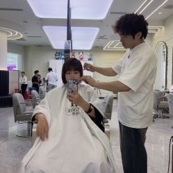 -慕名造型