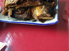 腌咸鱼-回头客餐厅·家的味道农家菜·虹鳟鱼·铁锅炖(雁栖湖店)