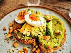 牛油果煮蛋吐司-RAC BAR(安福路店)