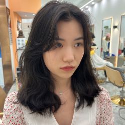 点击看大图 -V8潮牌·接发烫染连锁