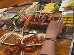 -哈尔滨小酒馆·鲜肉现穿自助烧烤(康新花园店)