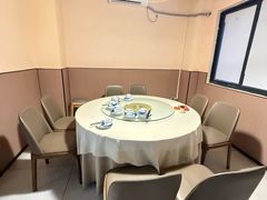 -小白的·非遗东方烤乳猪·海南菜连锁餐厅(椰梦长廊外贸路店)