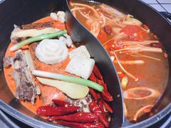 牛油鸳鸯锅-爸爸炒料牛排老火锅(高新店)