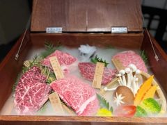 -山川小町·极番烧肉(新地假日广场店)