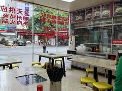 -华威达牛庄(黄埔大道西店)