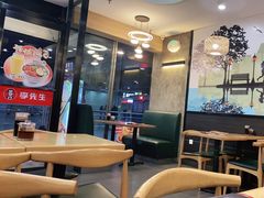 大堂-李先生牛肉面大王(成都东站西广场店)