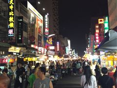 -六合夜市