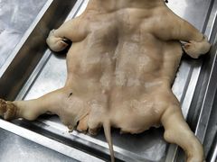 -黄记四更烤乳猪店