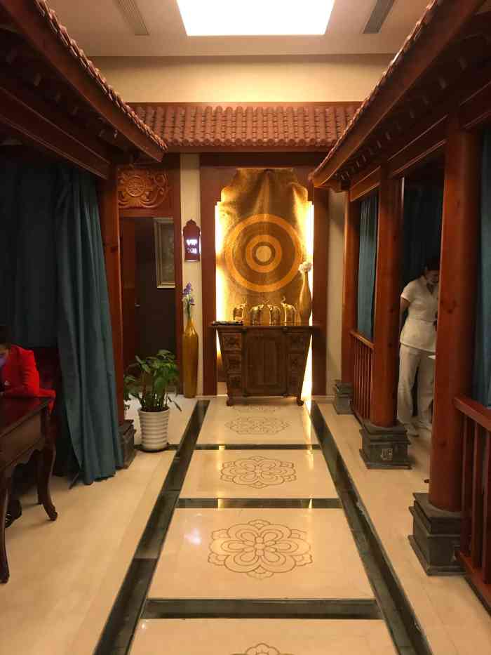 东英国际美容spa(燕莎店)-"中霸王体验,约了好几家约不上,没有备选方.