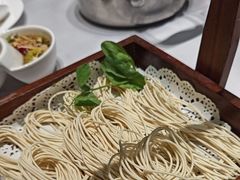 -红鼎豆捞·非遗鲍皇汤火锅(宝丰路店)
