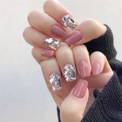 -悦指间美甲美睫