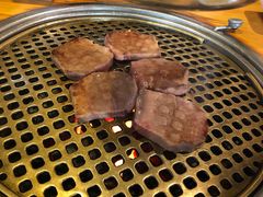 厚切牛舌-唯成•韩国炭火烤肉 유성고기