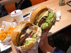 -The Habit Burger Grill 哈比特汉堡(复兴soho店)