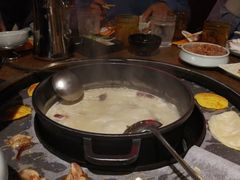 -三人行骨头王火锅(长寿店)