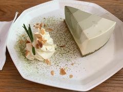 -彳亍咖啡·这里(水湾路店)