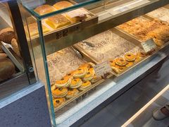 面包甜点陈列柜-彭记口口香(太仓万达广场店)