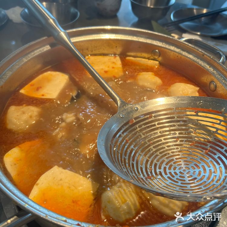 辞琼糟粕醋火锅：舌尖上的鲜香传奇