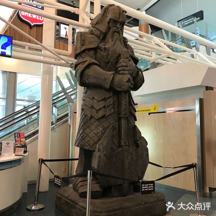 奥克兰国际机场，简介位于新西兰的奥克兰市芒格雷市郊