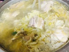 五花肉炖酸菜-夕阳红小吃(中街大悦城店)
