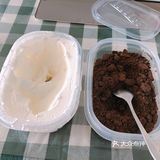 配着奥利奥碎吃，不要太好吃。哈哈哈 自己在家里