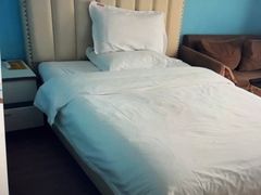 -吾遇酒店(深圳火车站罗湖口岸店)