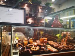 -灵彩珠宝(朗香街店)
