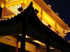 -布尔津河堤夜市