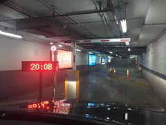 -中山公园-龙之梦停车场