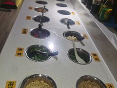 自助调料区-味之绝美蛙鱼头火锅(高新店)