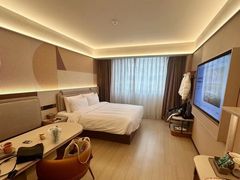 -桔子酒店(上海西藏北路地铁站店)