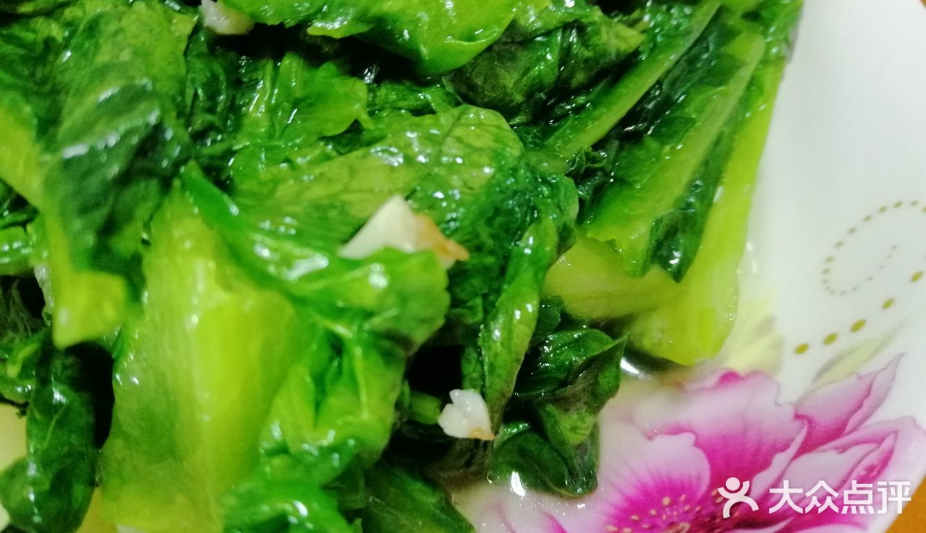 秋季的蔬菜不比春夏差，最爱香软的～清炒油麦菜！