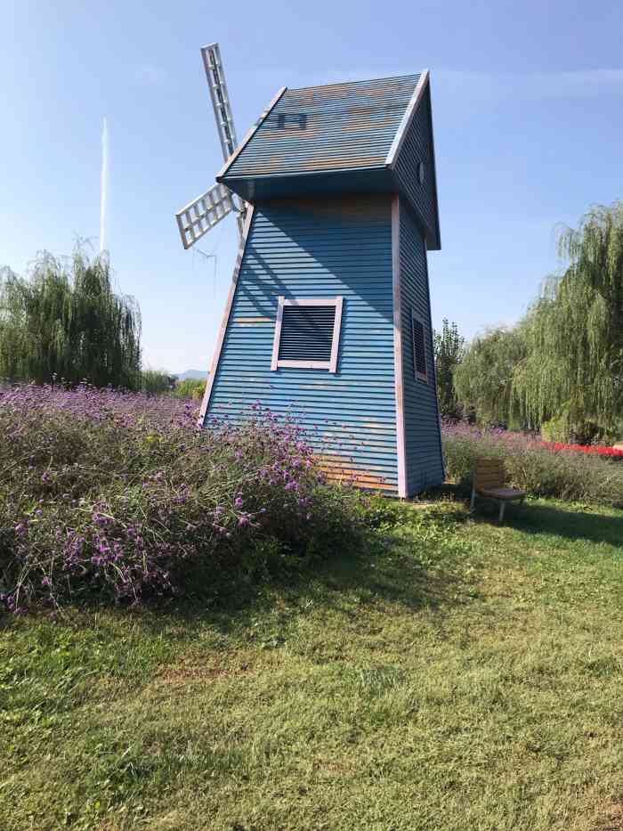 神湖四季温泉小镇-"太贵,很不值,服务没跟上去,价位定的太高.